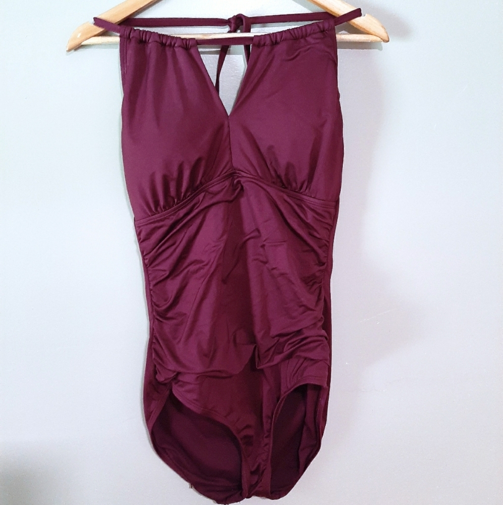 💚 Liz Claiborne Wine Swimsuit